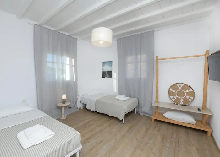 Mz Mykonos Rock Pánormos